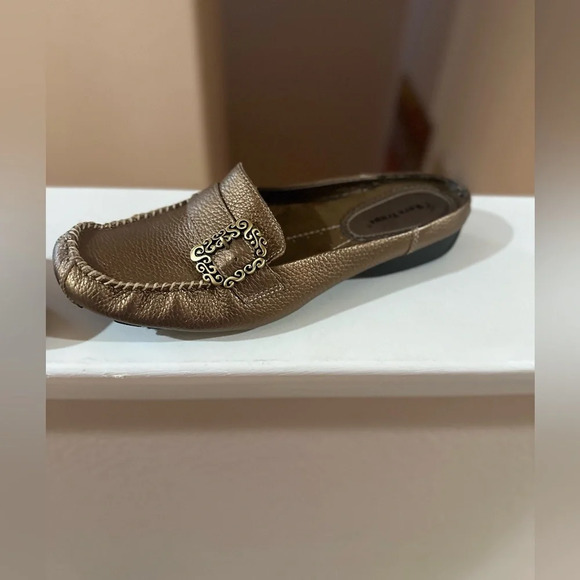 New Baretraps Pixy Slipon Gold Leather Mules. Size 11. - Picture 7 of 9